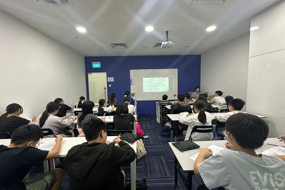 children-in-tuition-class